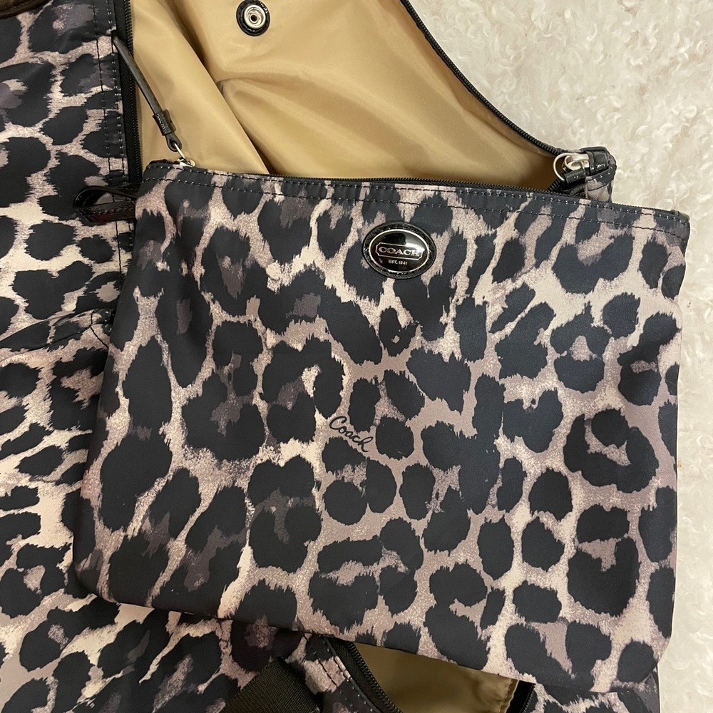 Coach Travel Duffle & Toiletries Bag - Picture 4 of 5